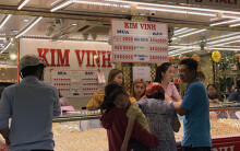 Tiệm vàng đẩy chênh lệch mua bán đến 3 triệu đồng mỗi lượng vàng trong ngày Thần Tài