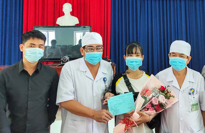Nhiều bệnh nhân nhiễm virus corona ở Việt Nam được xuất viện - Ảnh 2.