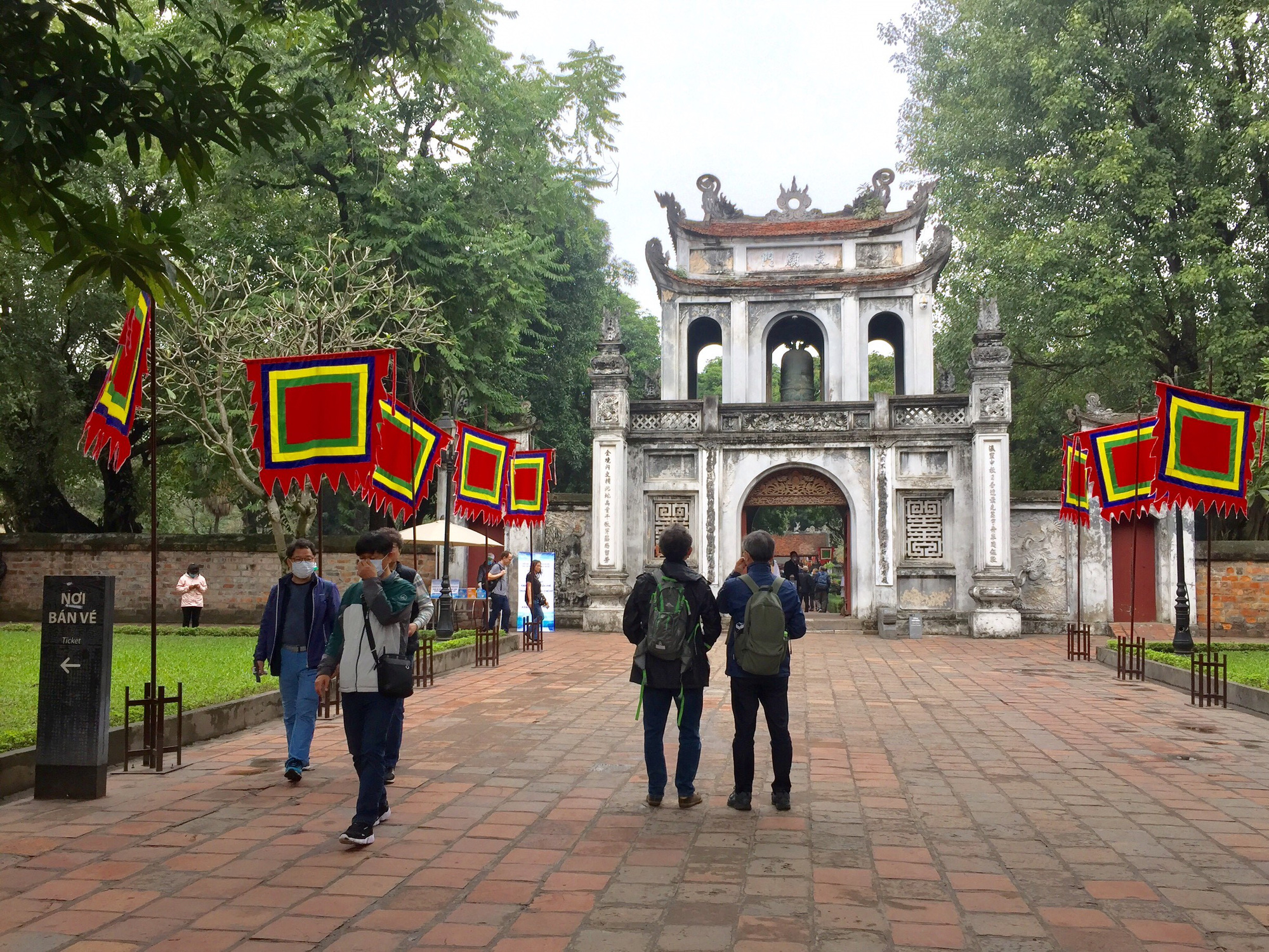 Nhiều điểm tham quan tại Hà Nội mở cửa trở lại  - Ảnh 1.