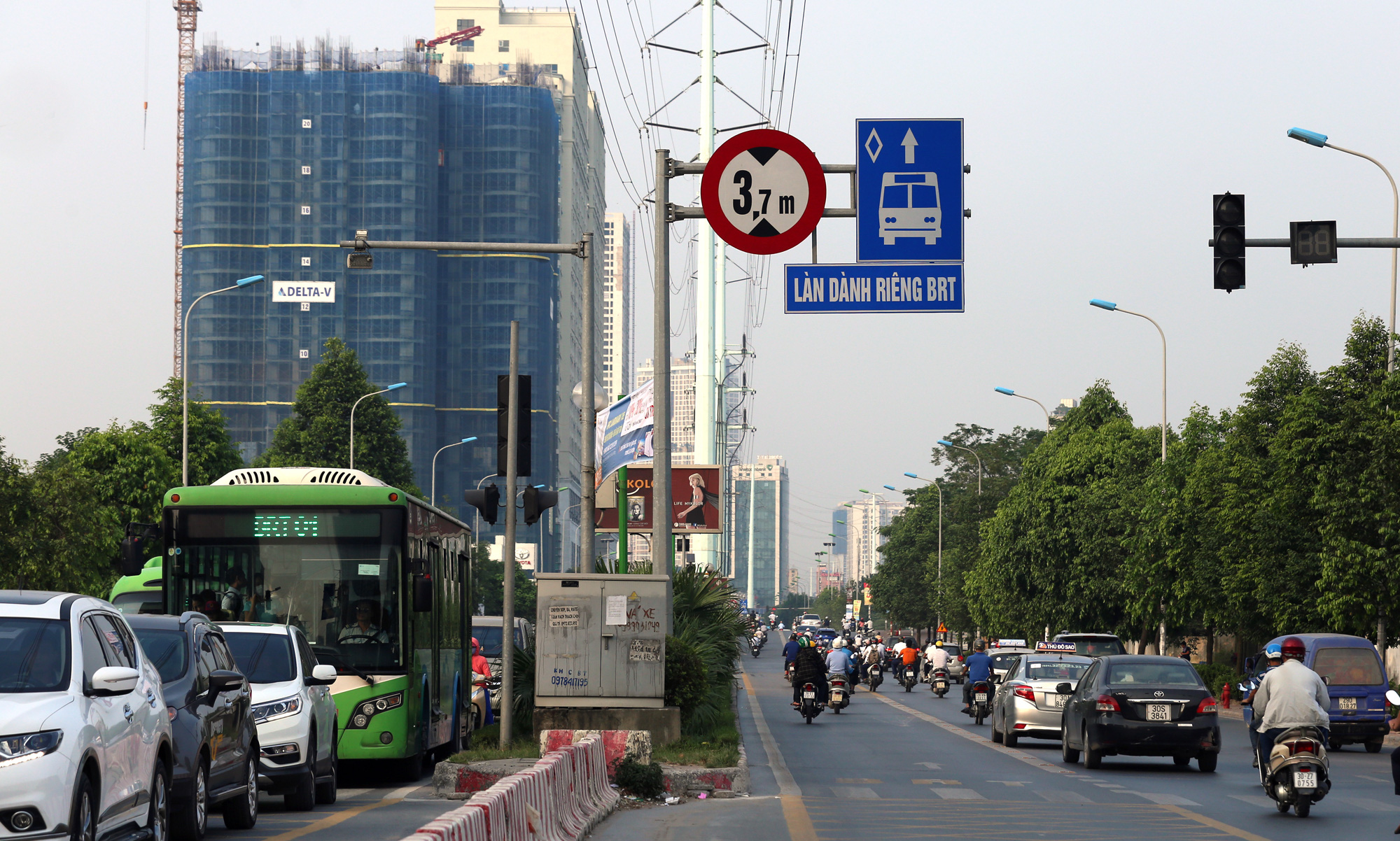 Đường Tố Hữu qua Trung Văn ùn tắc 4 mùa - Ảnh 14.