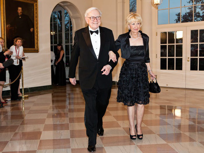 Cuộc hôn nhân kì lạ của tỉ phú Warren Buffett - Ảnh 10. Cuộc hôn nhân kì lạ của tỉ phú Warren Buffett - Ảnh 10.