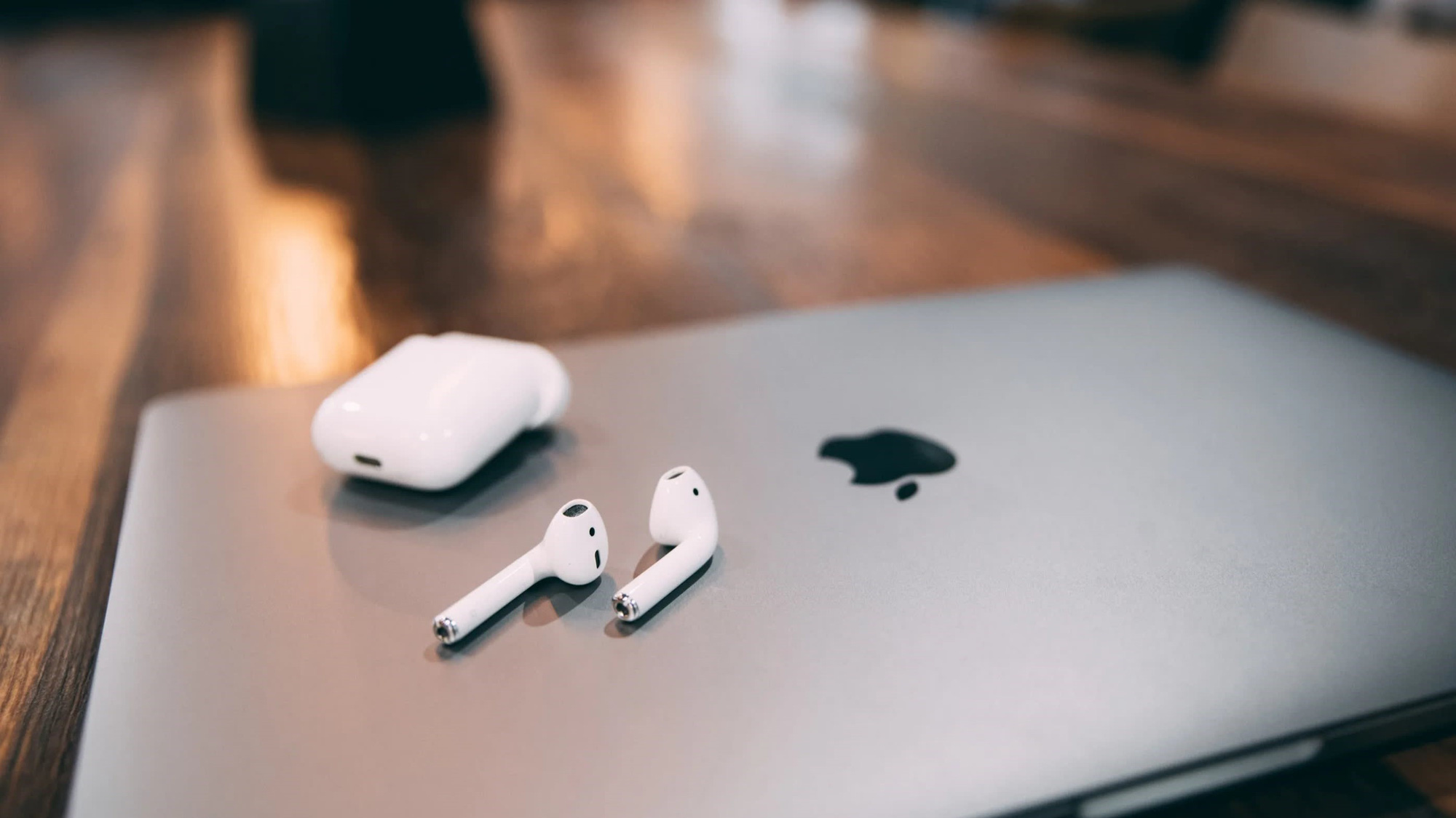 Đơn hàng 45 triệu AirPods của Apple lâm nguy trước sự bùng phát của virus corona - Ảnh 1. Đơn hàng 45 triệu AirPods của Apple lâm nguy trước sự bùng phát của virus corona - Ảnh 1.