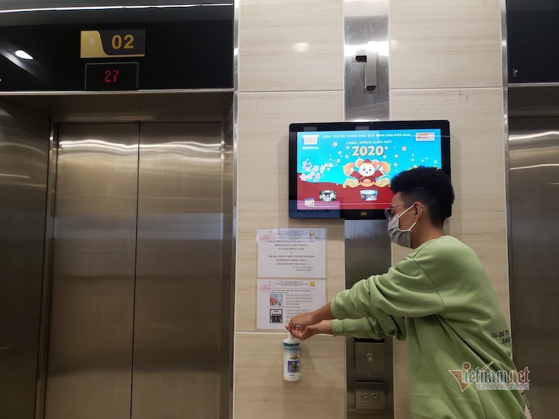 Đại công trường cao ốc nghìn tỉ kín khẩu trang, đo trán từ cửa - Ảnh 5. Đại công trường cao ốc nghìn tỉ kín khẩu trang, đo trán từ cửa - Ảnh 5.