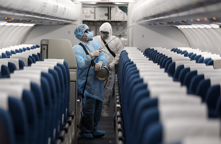 Virus corona 'ăn mòn' ngành hàng không - Ảnh 2. Virus corona 'ăn mòn' ngành hàng không - Ảnh 2.