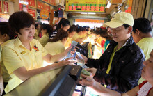 Giá vàng bật tăng cuối tuần, lên 44,2 triệu đồng/lượng
