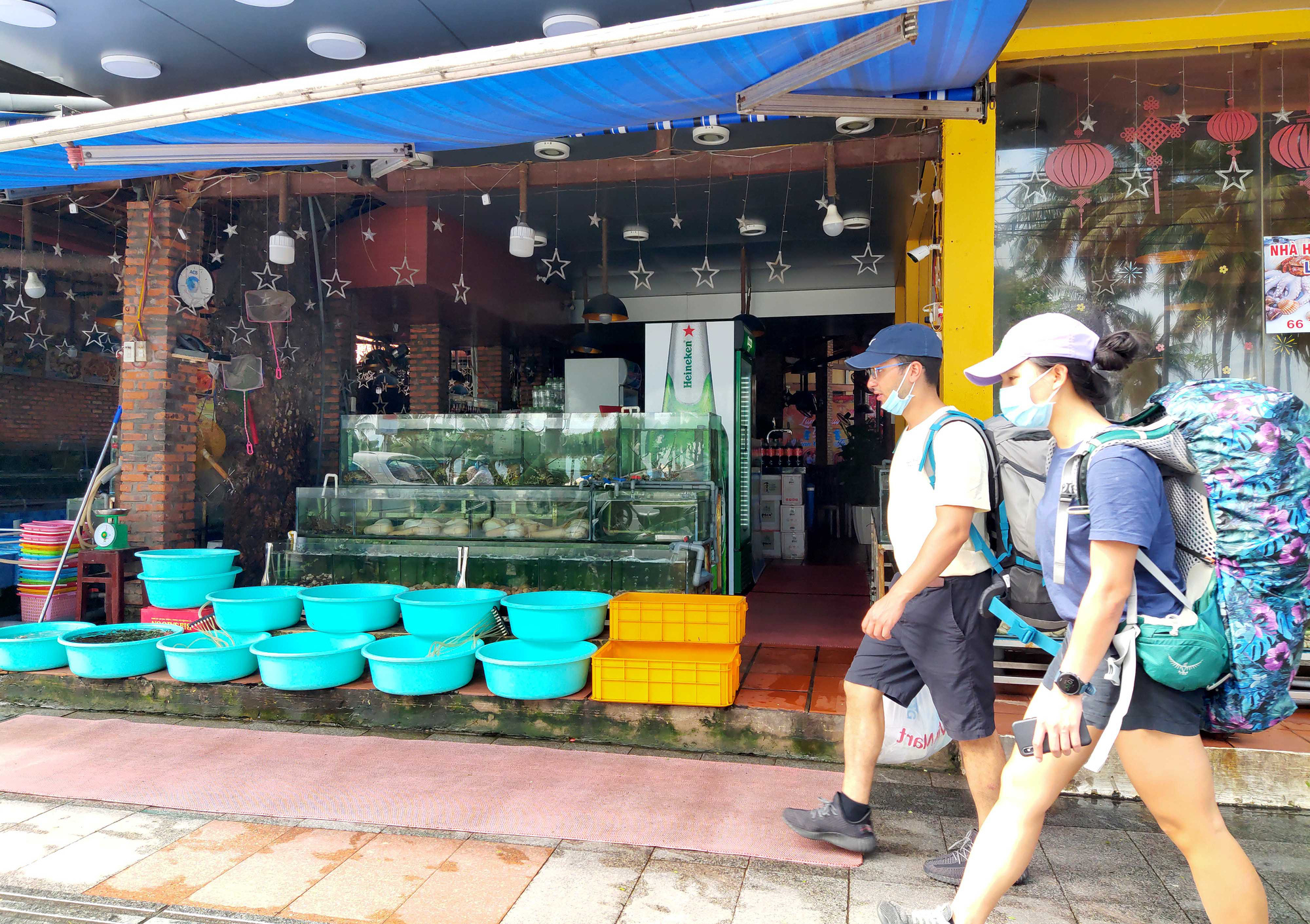 Dịch Covid-19: Doanh nghiệp du lịch Khánh Hòa tung gói kích cầu - Ảnh 1. Dịch Covid-19: Doanh nghiệp du lịch Khánh Hòa tung gói kích cầu - Ảnh 1.