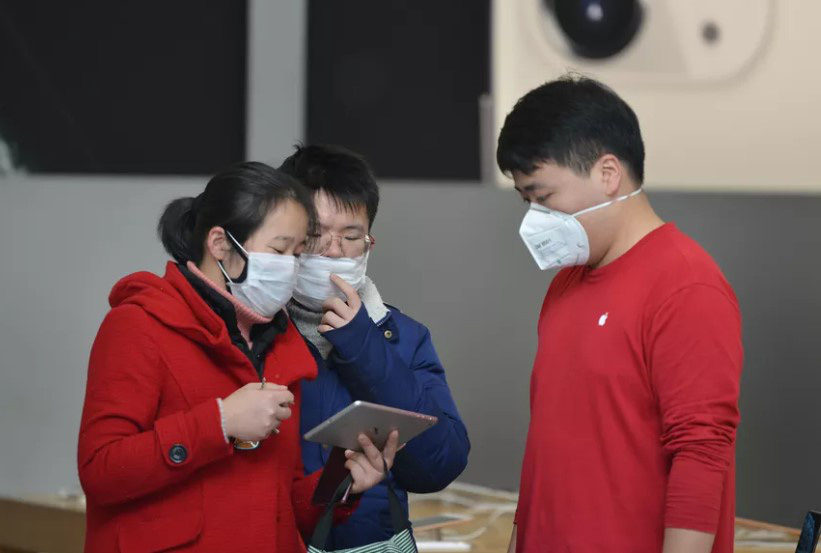 Dân Trung Quốc chôn chân tại nhà vì virus corona, dịch vụ giao hàng thắng đậm - Ảnh 5.