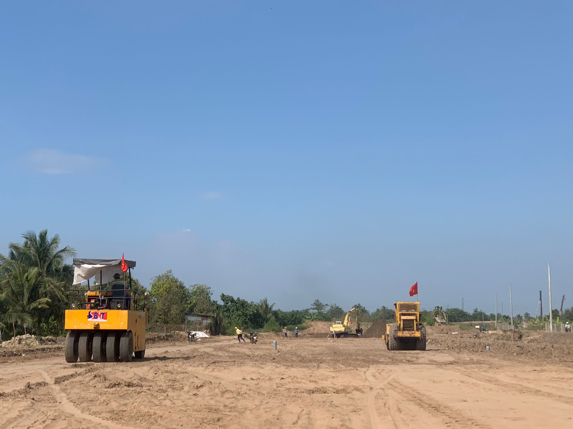 Dự án đường cao tốc Trung Lương - Mỹ Thuận: Tắc vốn, sao kịp về đích! - Ảnh 1. Dự án đường cao tốc Trung Lương - Mỹ Thuận: Tắc vốn, sao kịp về đích! - Ảnh 1.