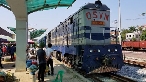Dự án đường sắt 10 năm đắp chiếu, đội vốn 2.891 tỉ đồng - Ảnh 1. Dự án đường sắt 10 năm đắp chiếu, đội vốn 2.891 tỉ đồng - Ảnh 1.