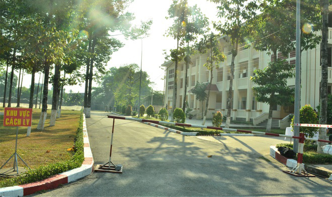 Khu cách li gần sân bay Tân Sơn Nhất đã sẵn sàng - Ảnh 1.