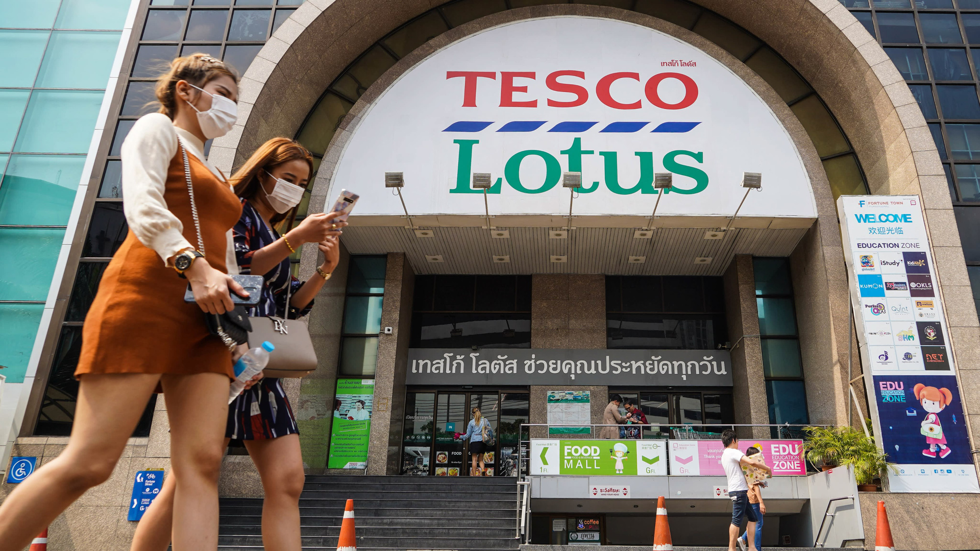 Ông lớn ngành thực phẩm Thái Lan mua lại Tesco của Anh với giá 10,5 tỉ USD - Ảnh 1. Ông lớn ngành thực phẩm Thái Lan mua lại Tesco của Anh với giá 10,5 tỉ USD - Ảnh 1.