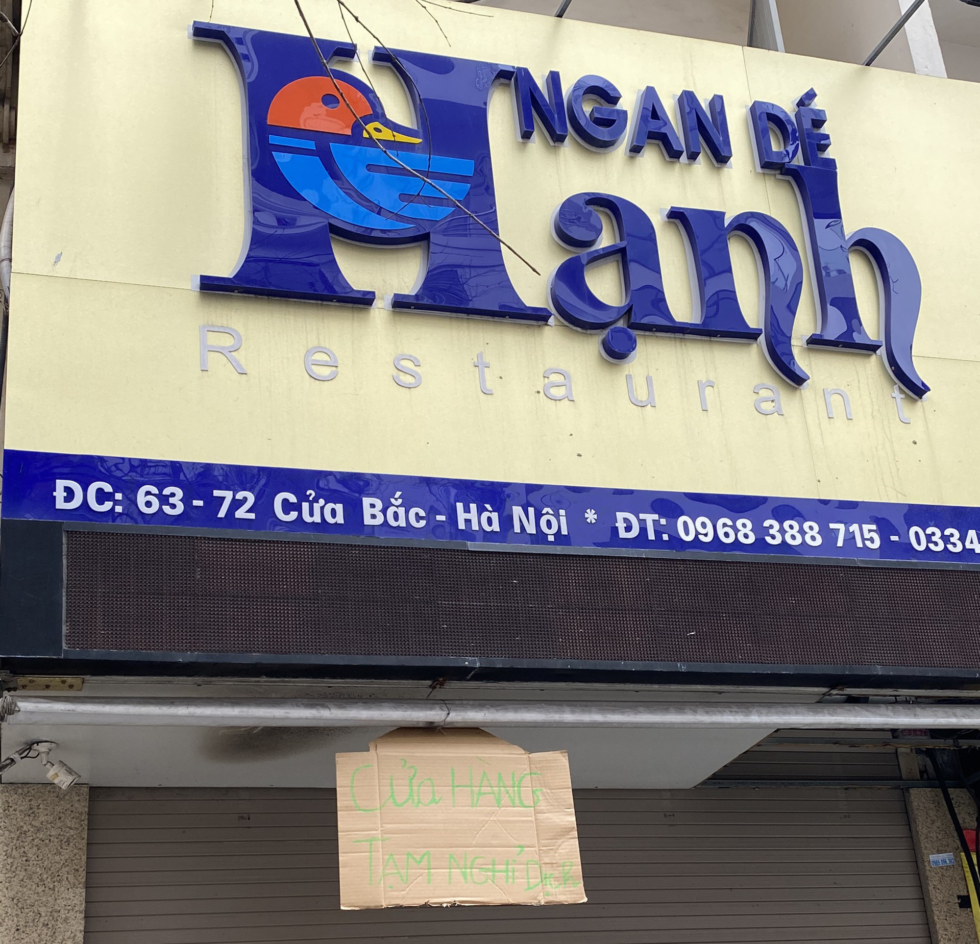 Cận cảnh loạt nhà hàng, quán ăn xung quanh phố Trúc Bạch đóng cửa vì ế khách - Ảnh 14. Cận cảnh loạt nhà hàng, quán ăn xung quanh phố Trúc Bạch đóng cửa vì ế khách - Ảnh 14.