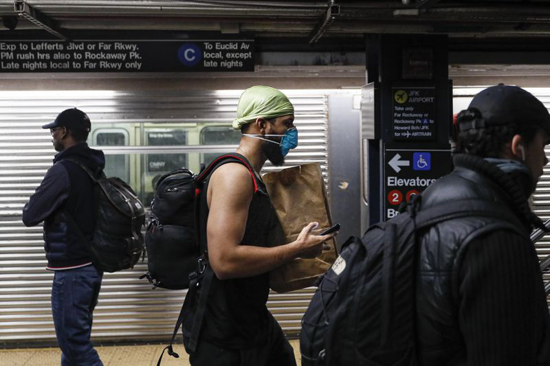 Tình hình dịch Covid-19 ngày càng phức tạp, người dân New York vật lộn với cuộc sống - Ảnh 5. Tình hình dịch Covid-19 ngày càng phức tạp, người dân New York vật lộn với cuộc sống - Ảnh 5.
