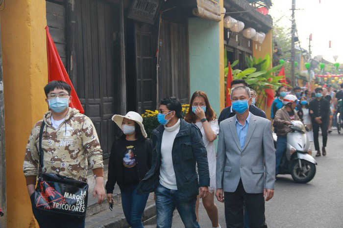 Khách đồng loạt hủy tour du lịch vì lo sợ lây nhiễm dịch bệnh virus corona - Ảnh 1. Khách đồng loạt hủy tour du lịch vì lo sợ lây nhiễm dịch bệnh virus corona - Ảnh 1.