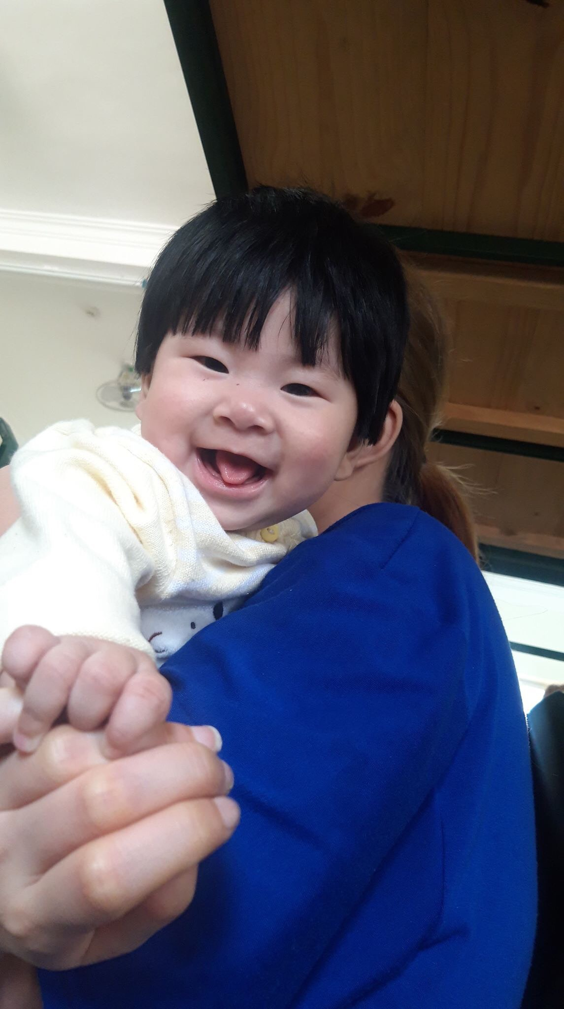 Ngày cuối cùng trong khu cách li của em bé 6 tháng tuổi trở về từ Daegu - Ảnh 4. Ngày cuối cùng trong khu cách li của em bé 6 tháng tuổi trở về từ Daegu - Ảnh 4.