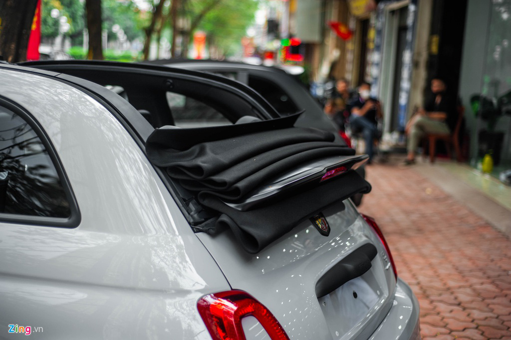 Ô tô siêu nhỏ có giá gần 3 tỉ đồng tại Việt Nam, đắt ngang Porsche Macan - Ảnh 8. Ô tô siêu nhỏ có giá gần 3 tỉ đồng tại Việt Nam, đắt ngang Porsche Macan - Ảnh 8.
