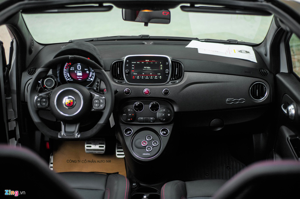 Ô tô siêu nhỏ có giá gần 3 tỉ đồng tại Việt Nam, đắt ngang Porsche Macan - Ảnh 9. Ô tô siêu nhỏ có giá gần 3 tỉ đồng tại Việt Nam, đắt ngang Porsche Macan - Ảnh 9.