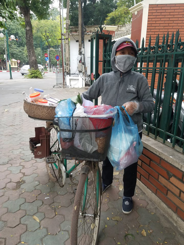 Hàng quán tại Hà Nội trở nên vắng vẻ - Ảnh 5. Hàng quán tại Hà Nội trở nên vắng vẻ - Ảnh 5.
