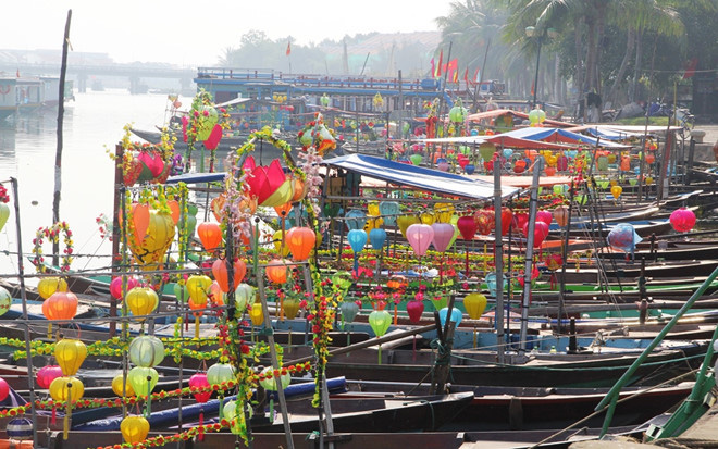 Phố cổ Hội An trầm ngâm sau vụ 2 du khách Anh từng đến dương tính Covid-19 - Ảnh 4. Phố cổ Hội An trầm ngâm sau vụ 2 du khách Anh từng đến dương tính Covid-19 - Ảnh 4.