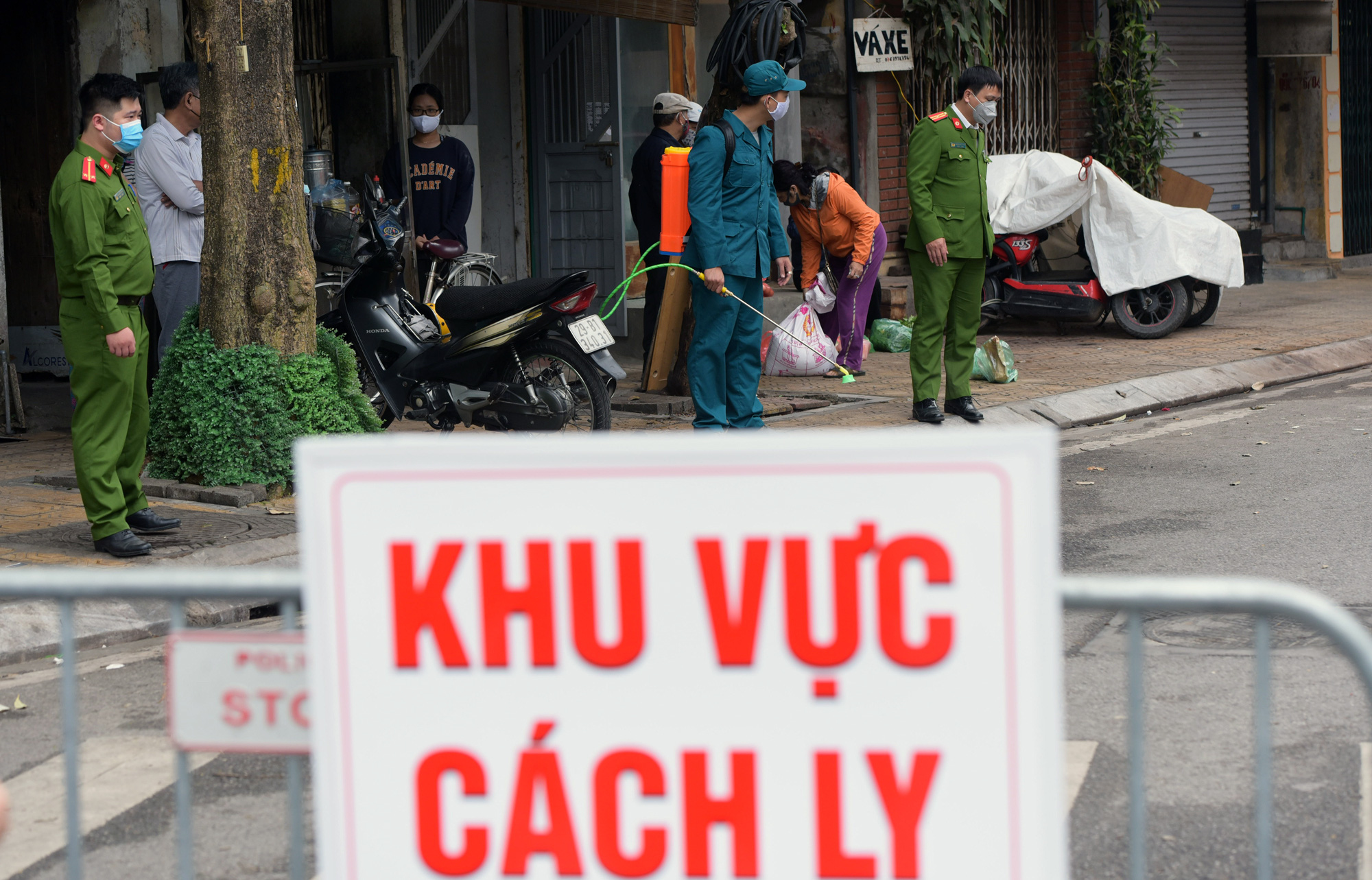 Chuẩn bị phương án cách li diện rộng để phòng chống dịch Covid-19 - Ảnh 2. Chuẩn bị phương án cách li diện rộng để phòng chống dịch Covid-19 - Ảnh 2.