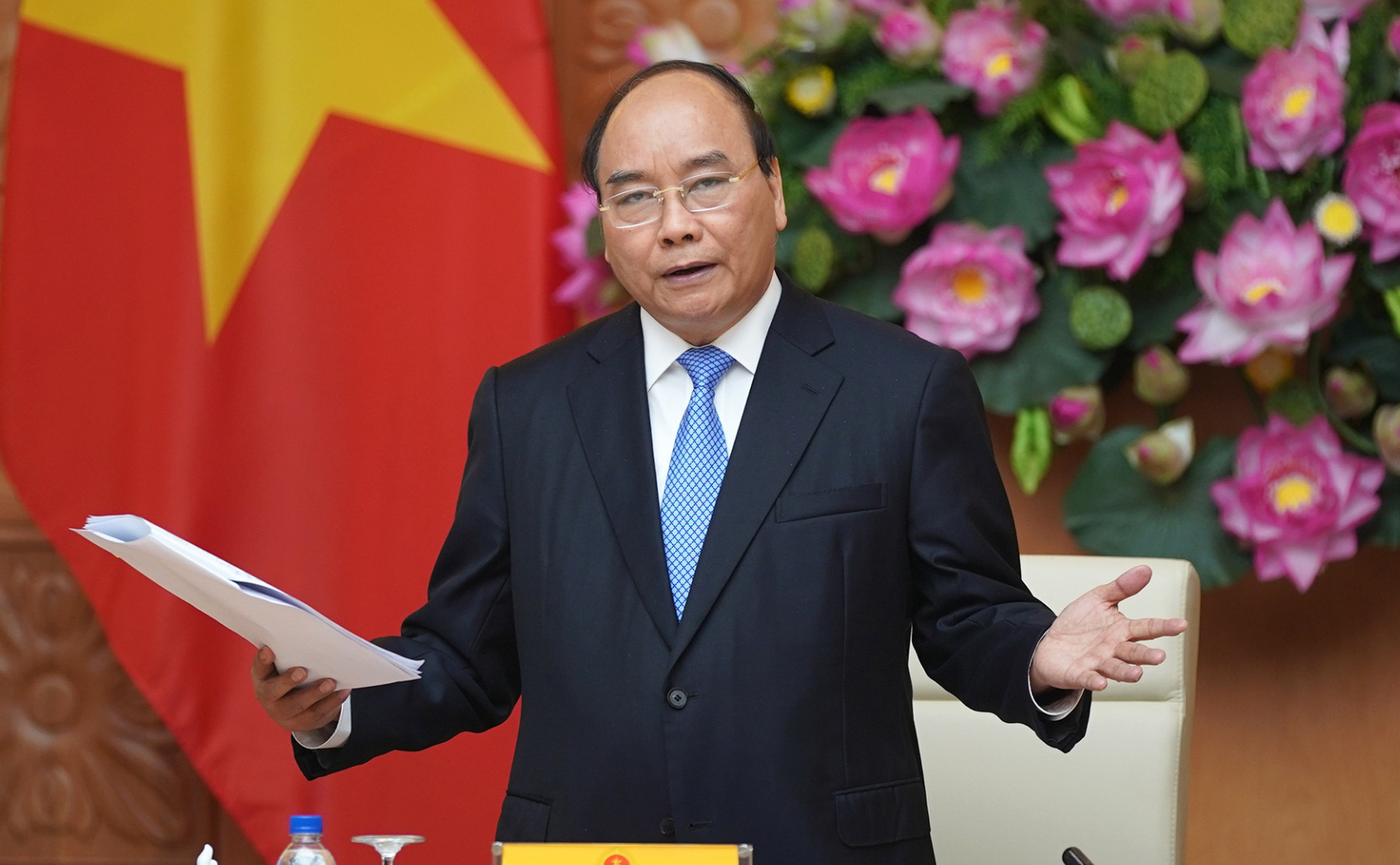 Thủ tướng: Doanh nghiệp phải là pháo đài chống Covid-19, bộ đội nhường doanh trại, đi mua tivi cho người cách li - Ảnh 1. Thủ tướng: Doanh nghiệp phải là pháo đài chống Covid-19, bộ đội nhường doanh trại, đi mua tivi cho người cách li - Ảnh 1.