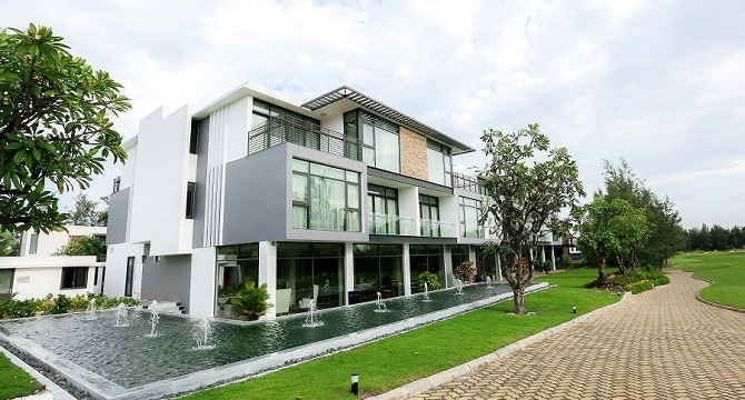 Cận cảnh những nơi 2 người Anh nhiễm Covid-19 đi ở Đà Nẵng - Ảnh 9. Cận cảnh những nơi 2 người Anh nhiễm Covid-19 đi ở Đà Nẵng - Ảnh 9.