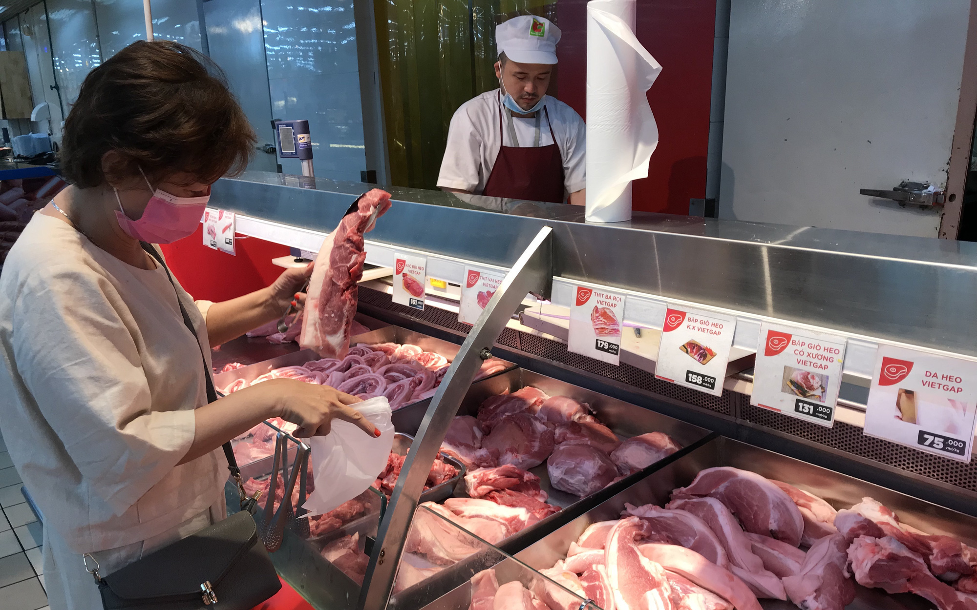 Thủ tướng yêu cầu phải sớm giảm giá thịt heo - Ảnh 1.
