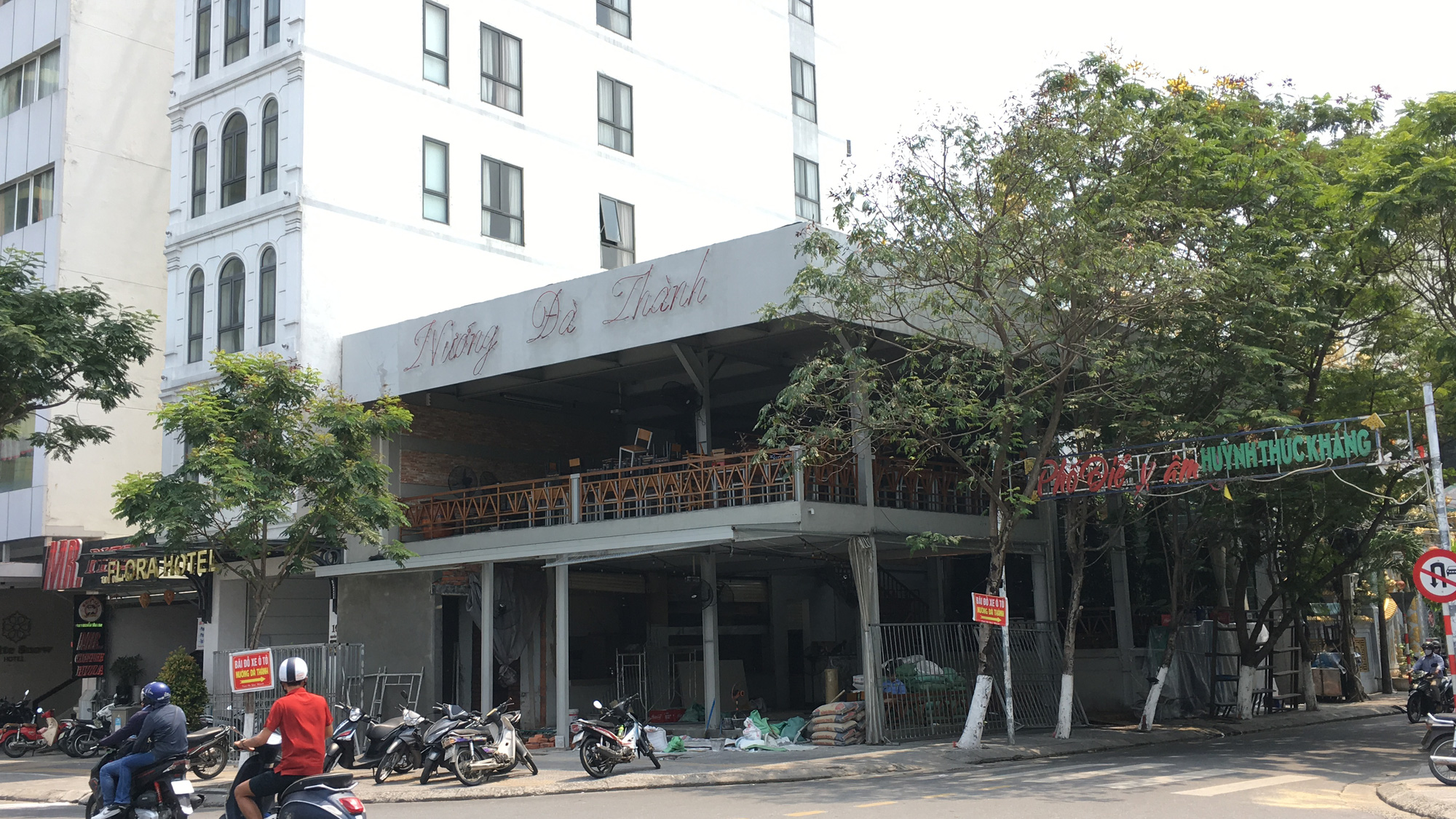 Cận cảnh những nơi 2 người Anh nhiễm Covid-19 đi ở Đà Nẵng - Ảnh 11. Cận cảnh những nơi 2 người Anh nhiễm Covid-19 đi ở Đà Nẵng - Ảnh 11.