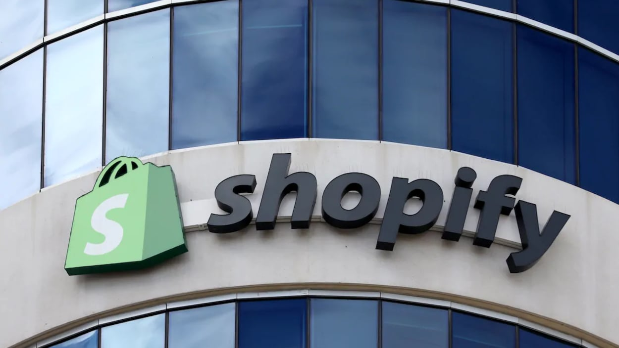 Shopify hỗ trợ nhân viên 1.000 USD sắp đặt thiết bị làm việc tại nhà vì dịch Covid-19 - Ảnh 1. Shopify hỗ trợ nhân viên 1.000 USD sắp đặt thiết bị làm việc tại nhà vì dịch Covid-19 - Ảnh 1.