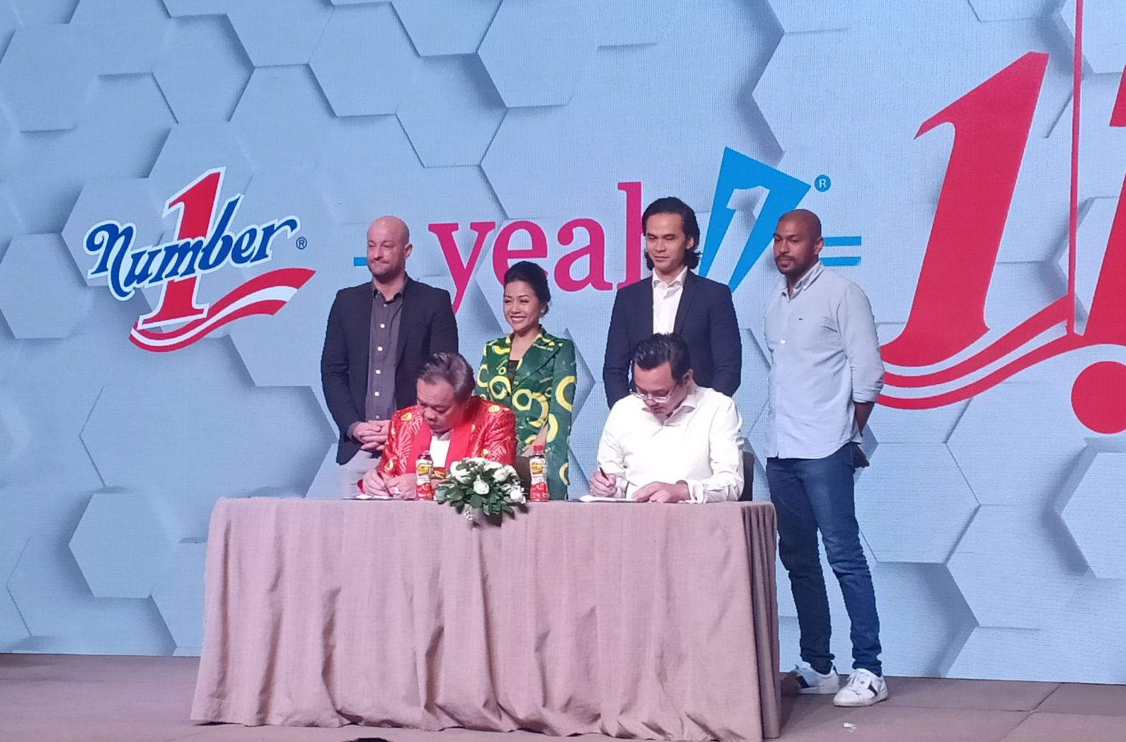 Chủ tịch Yeah1: 'Nhờ biến cố năm 2019 mà Yeah1 có cơ hội chuyển mình, theo đuổi những mục tiêu bền vững' - Ảnh 1. Chủ tịch Yeah1: 'Nhờ biến cố năm 2019 mà Yeah1 có cơ hội chuyển mình, theo đuổi những mục tiêu bền vững' - Ảnh 1.