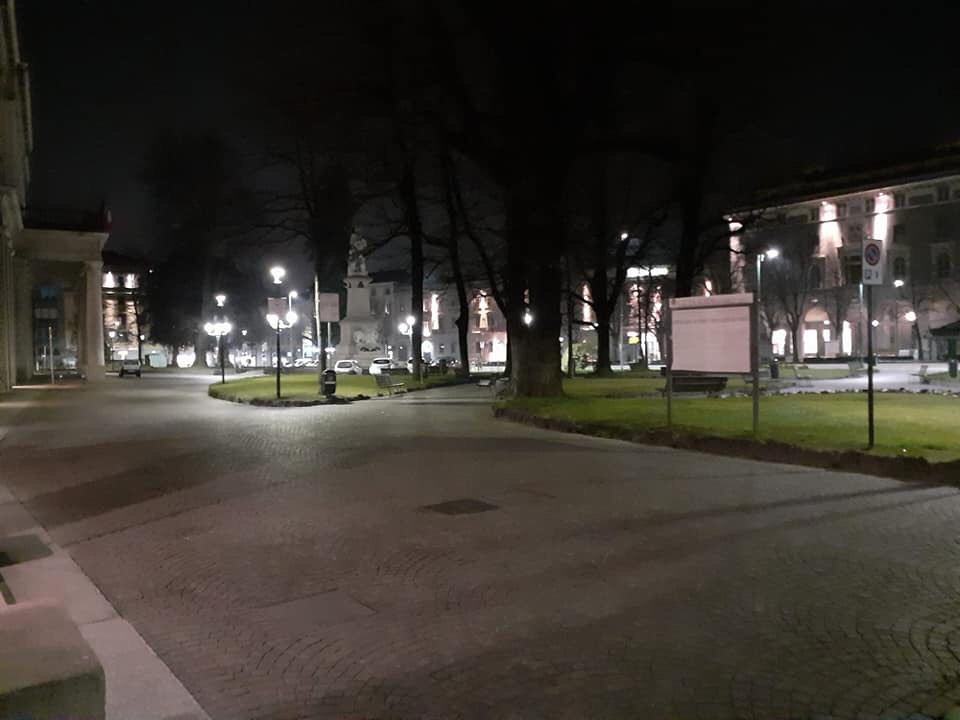 Hình ảnh Lombardy (Ý) tráng lệ trở thành 'thành phố ma' sau lệnh phong toả - Ảnh 6. Hình ảnh Lombardy (Ý) tráng lệ trở thành 'thành phố ma' sau lệnh phong toả - Ảnh 6.