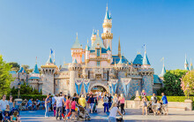Disney đóng cửa hàng loạt công viên chủ đề vì dịch virus corona