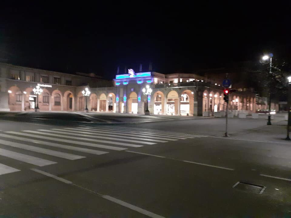 Hình ảnh Lombardy (Ý) tráng lệ trở thành 'thành phố ma' sau lệnh phong toả - Ảnh 2. Hình ảnh Lombardy (Ý) tráng lệ trở thành 'thành phố ma' sau lệnh phong toả - Ảnh 2.