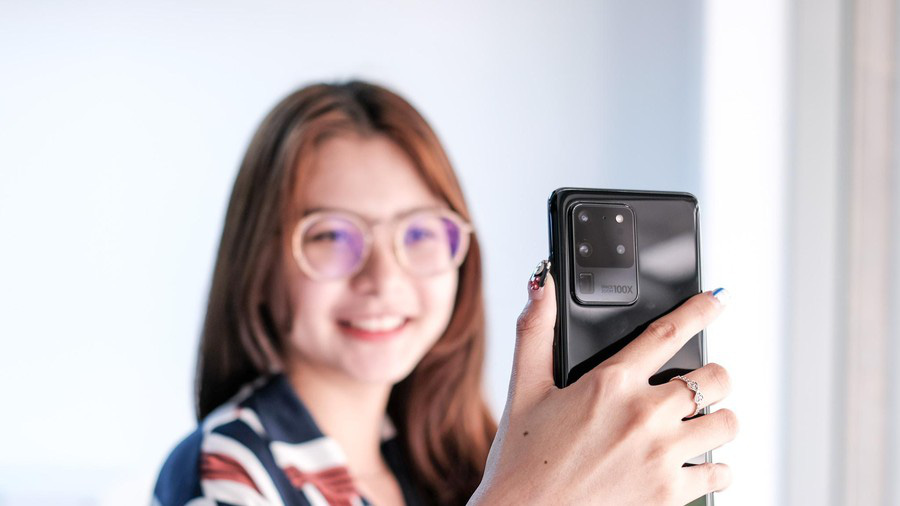 Nhiều mẫu Samsung Galaxy S20 gặp vấn đề với camera selfie - Ảnh 1.