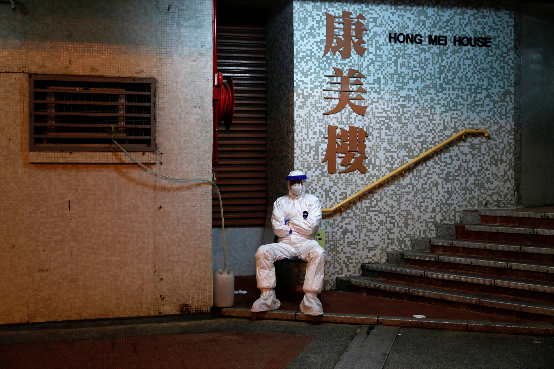 Nhà đầu tư Phố Wall: 'Mắt đỏ quạch, trầm cảm vì dịch Covid-19' - Ảnh 4. Nhà đầu tư Phố Wall: 'Mắt đỏ quạch, trầm cảm vì dịch Covid-19' - Ảnh 4.