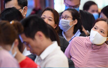 Tuần hỗn loạn của chứng khoán, vàng, nhà đầu tư trở tay không kịp