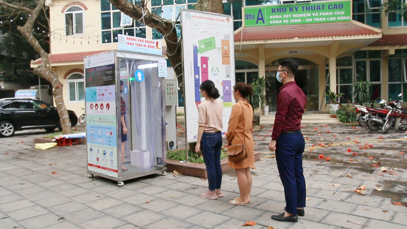 Buồng khử khuẩn toàn thân hiệu quả 99,99% do người Việt chế tạo - Ảnh 5. Buồng khử khuẩn toàn thân hiệu quả 99,99% do người Việt chế tạo - Ảnh 5.