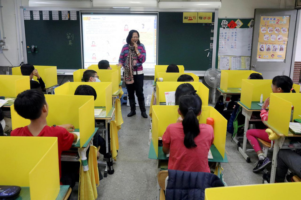 Ba nơi kiềm chế được Covid-19 dù 'sát sườn' tâm dịch - Ảnh 2.