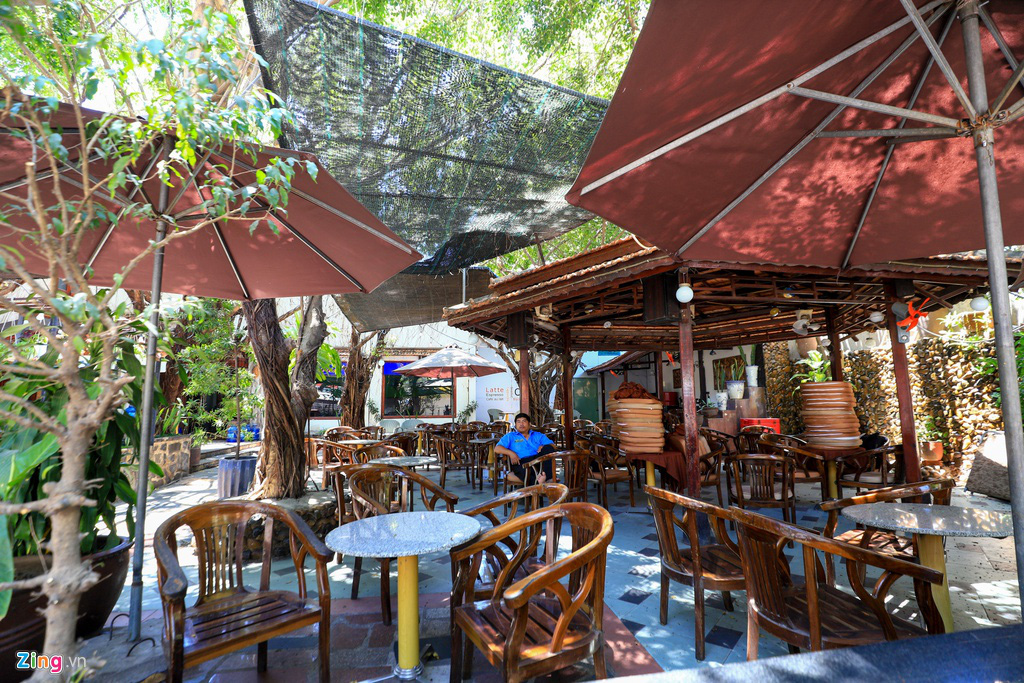 Quán xá ở Phan Thiết tạm nghỉ, khử trùng phòng Covid-19 - Ảnh 7. Quán xá ở Phan Thiết tạm nghỉ, khử trùng phòng Covid-19 - Ảnh 7.
