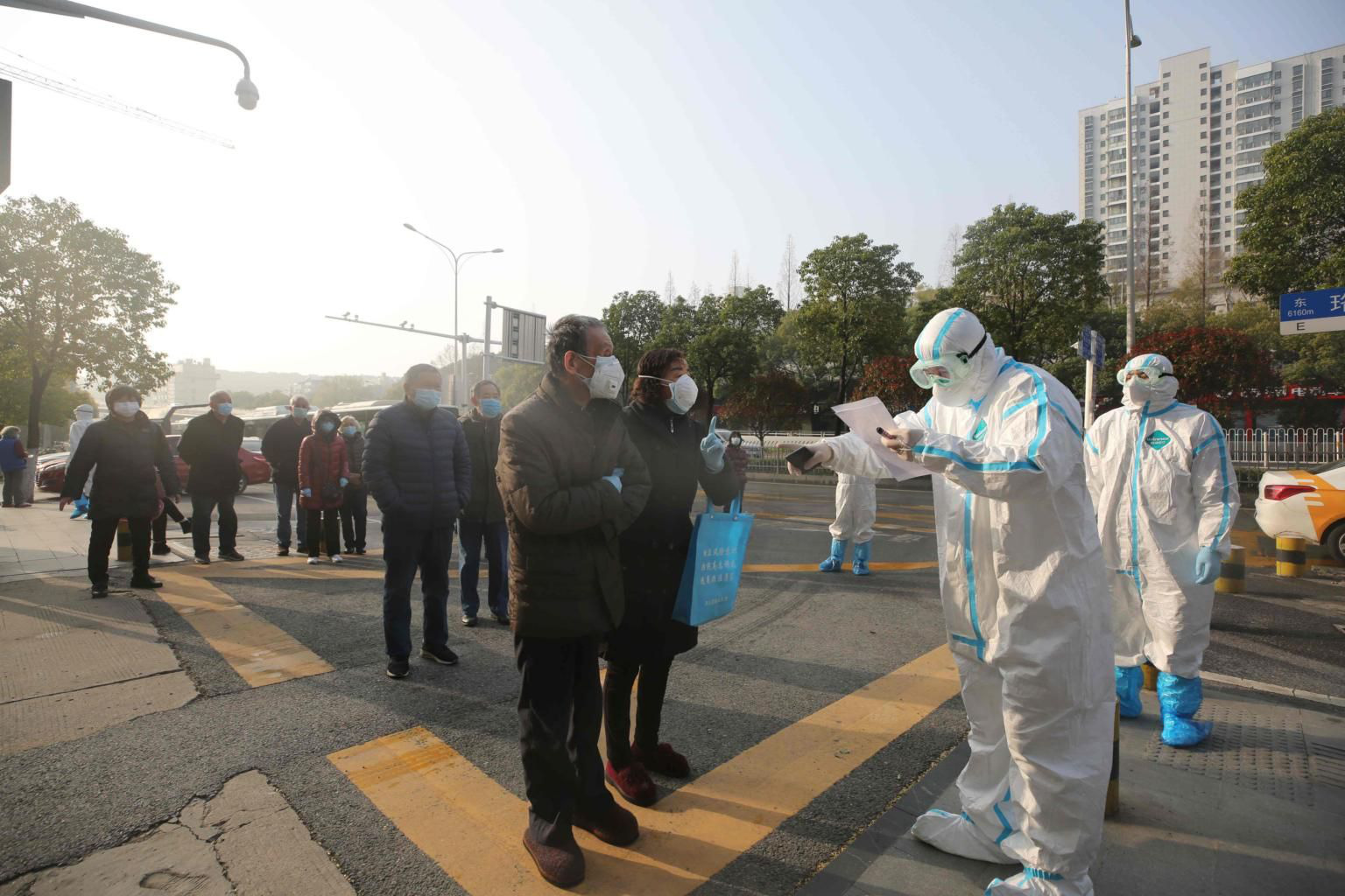 Malaysia truy tìm khoảng 16.000 người có liên quan đến 190 ca nhiễm virus corona mới được phát hiện trong ngày 15/3 - Ảnh 1.