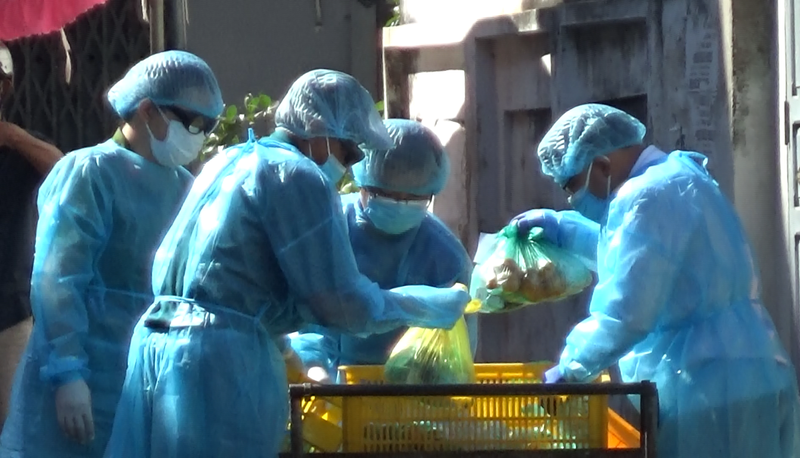 Qui trình cung cấp thực phẩm trong khu đường cách li COVID-19 - Ảnh 4. Qui trình cung cấp thực phẩm trong khu đường cách li COVID-19 - Ảnh 4.