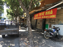 Mặt bằng 'tiền tỉ' bỏ hoang ở Sài Gòn vì dịch Covid-19