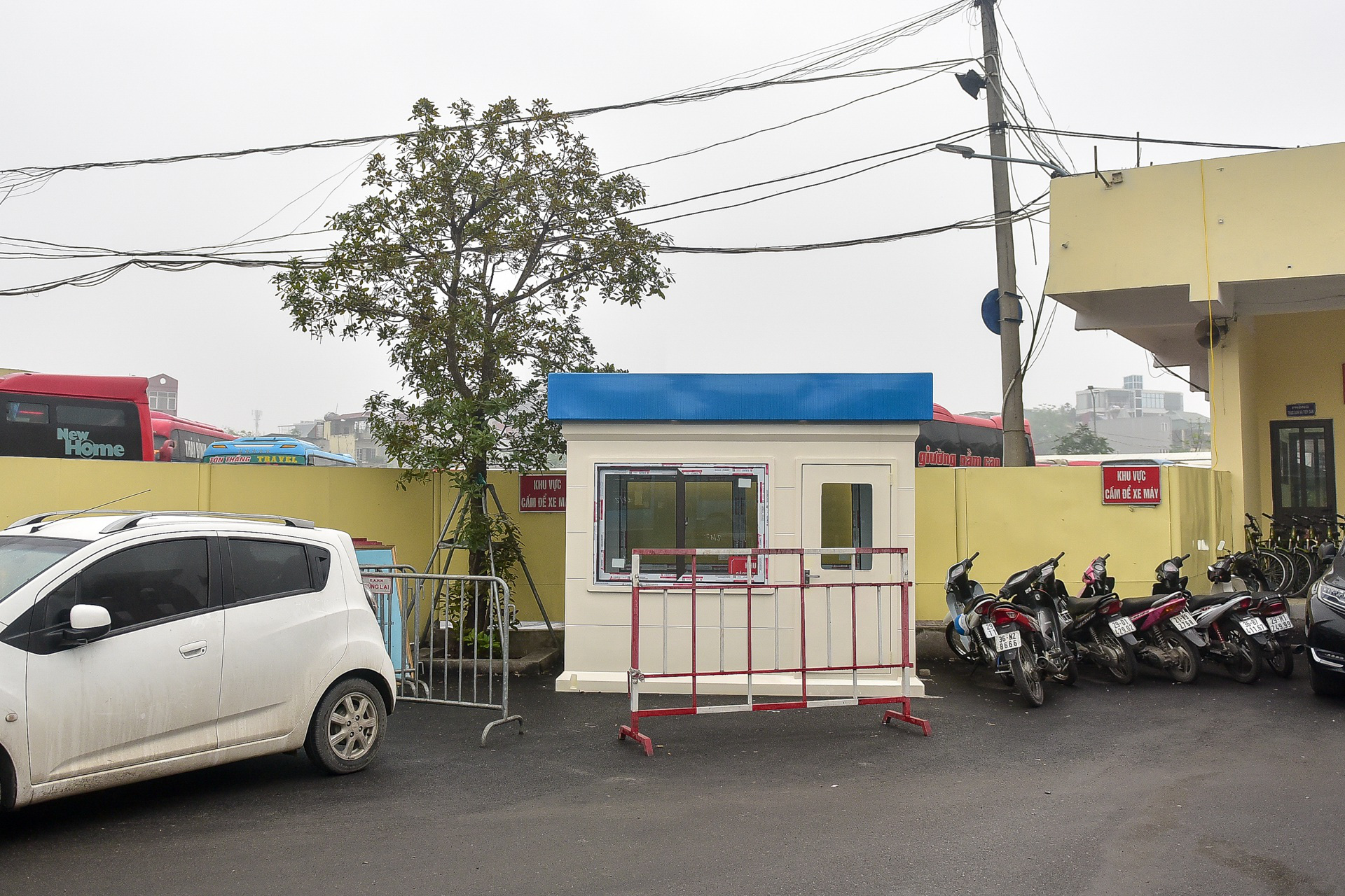Bến xe áp dụng 'trăm phương nghìn kế' phòng dịch Covid-19 - Ảnh 11.