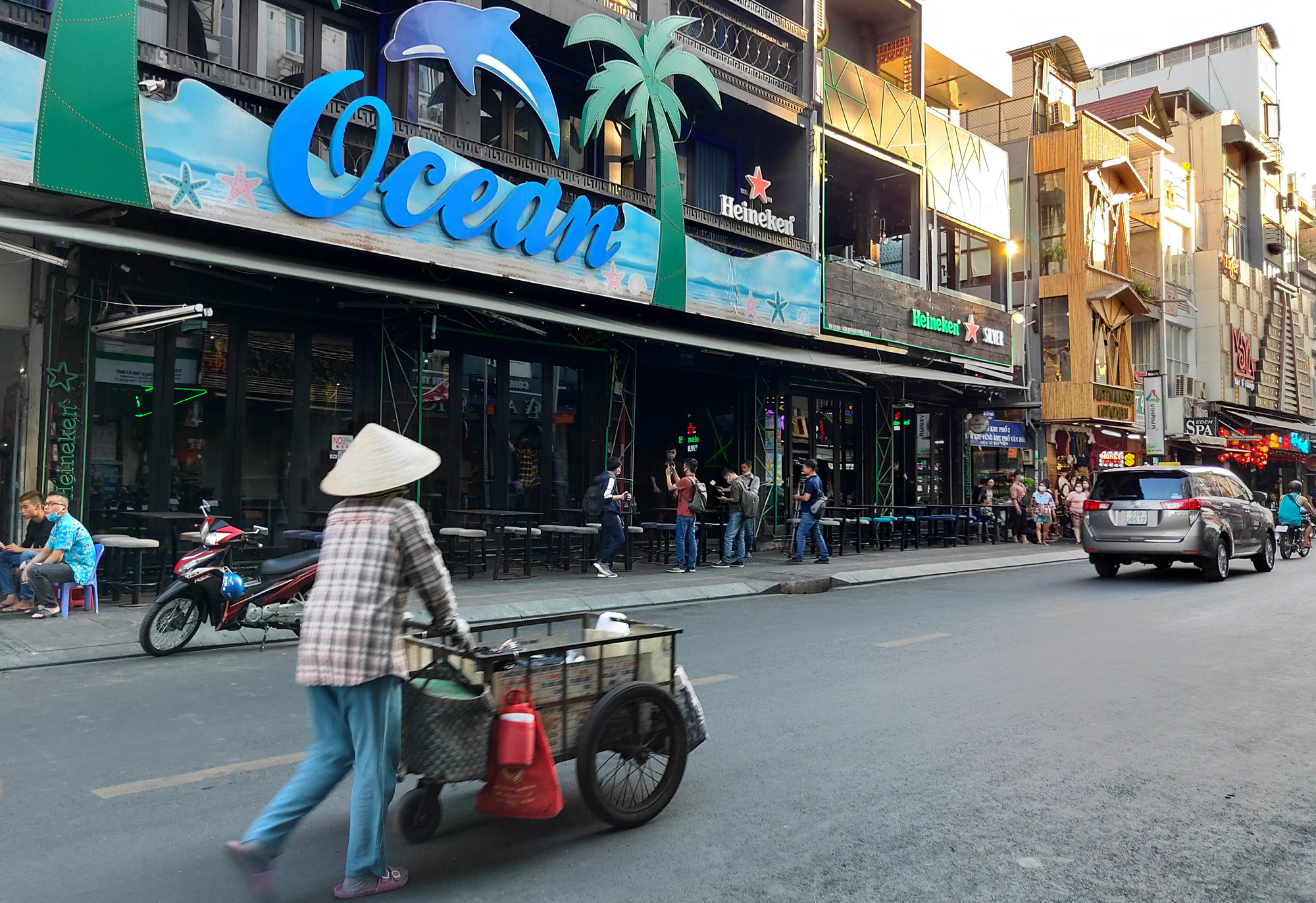 Tour du lịch kích cầu tạm dừng trước diễn biến mới của dịch virus corona - Ảnh 2. Tour du lịch kích cầu tạm dừng trước diễn biến mới của dịch virus corona - Ảnh 2.