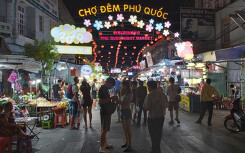 Kiên Giang họp khẩn: Du khách dương tính với Covid-19 'đi khắp nơi ở Phú Quốc'