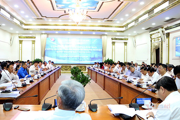 Hàng chục dự án 'đứng hình', TP.HCM kiến nghị tháo gỡ khó khăn cho DN - Ảnh 2. Hàng chục dự án 'đứng hình', TP.HCM kiến nghị tháo gỡ khó khăn cho DN - Ảnh 2.
