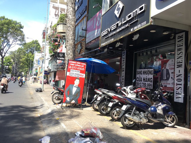 Mặt bằng 'tiền tỉ' bỏ hoang ở Sài Gòn vì dịch Covid-19 - Ảnh 1. Mặt bằng 'tiền tỉ' bỏ hoang ở Sài Gòn vì dịch Covid-19 - Ảnh 1.