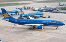Vietnam Airlines dừng bay đến Pháp và Malaysia vì dịch Covid-19