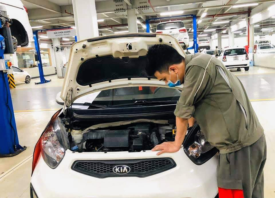 Ảnh hưởng bởi Covid -19, các hãng xe tìm đủ cách để kéo khách hàng quay trở lại showroom - Ảnh 3. Ảnh hưởng bởi Covid -19, các hãng xe tìm đủ cách để kéo khách hàng quay trở lại showroom - Ảnh 3.