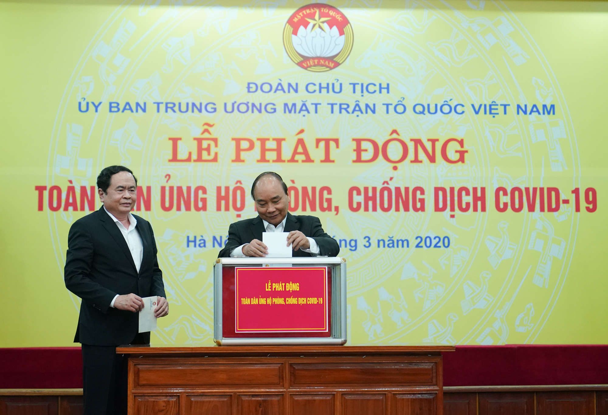 Thủ tướng kêu gọi toàn dân góp sức, tùy khả năng ủng hộ, đóng góp phòng, chống đại dịch Covid-19 - Ảnh 2. Thủ tướng kêu gọi toàn dân góp sức, tùy khả năng ủng hộ, đóng góp phòng, chống đại dịch Covid-19 - Ảnh 2.